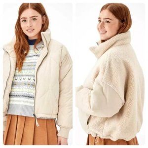 NWOT American Eagle reversible chill puffer